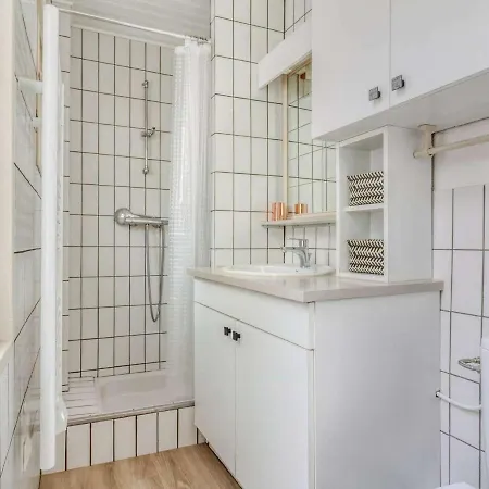 Apartment Centre 4/6 Pers Avec Balcon, Cuisine Equipee Et Local A Skis - Fr-1-401-226 *